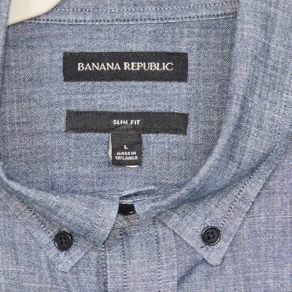 Banana Republic Men’s Blue Button down Casual shirt. Size large. - Picture 3 of 4